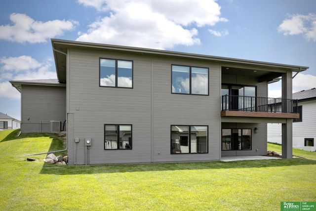 6513 S 208th Avenue, Elkhorn, NE 68022
