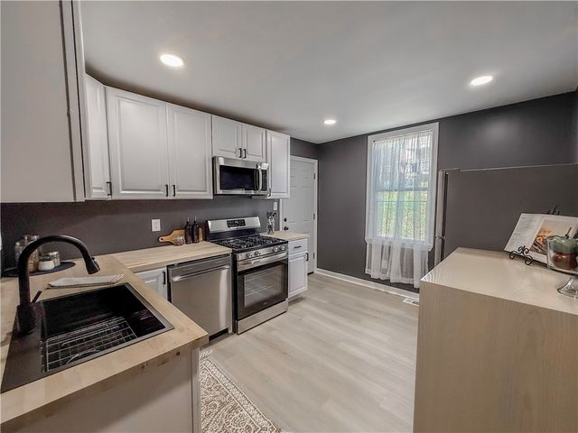 239 Paul St, Mt Washington, PA 15211
