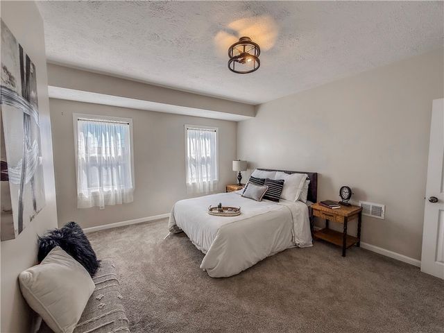 239 Paul St, Mt Washington, PA 15211