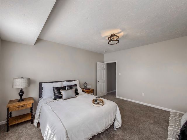 239 Paul St, Mt Washington, PA 15211