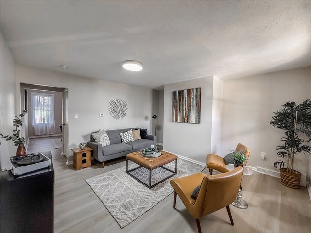 239 Paul St, Mt Washington, PA 15211
