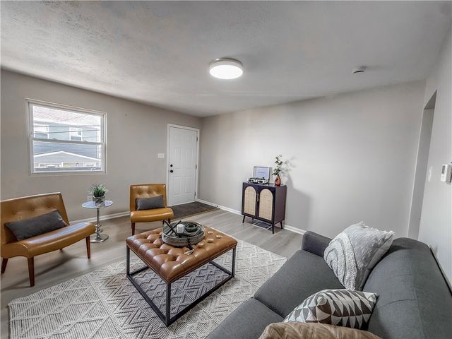 239 Paul St, Mt Washington, PA 15211
