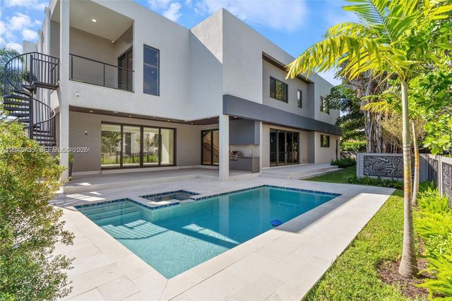 801 SE 11th Court, Fort Lauderdale, FL 33316
