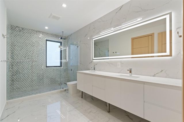 801 SE 11th Court, Fort Lauderdale, FL 33316