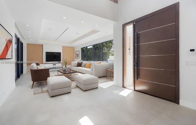 801 SE 11th Court, Fort Lauderdale, FL 33316