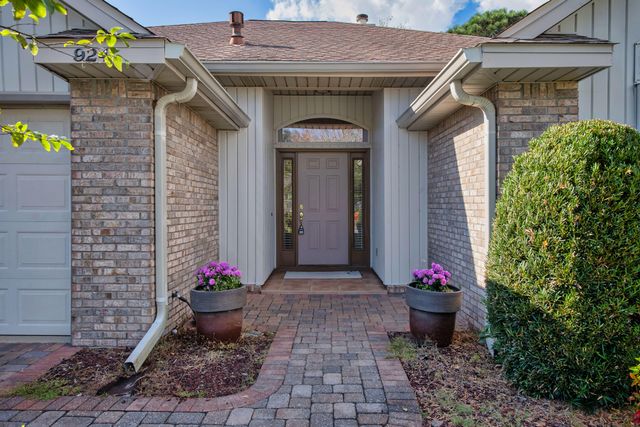 924 Shalimar Point Drive, Shalimar, FL 32579