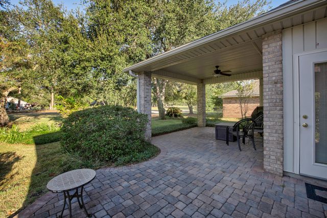 924 Shalimar Point Drive, Shalimar, FL 32579