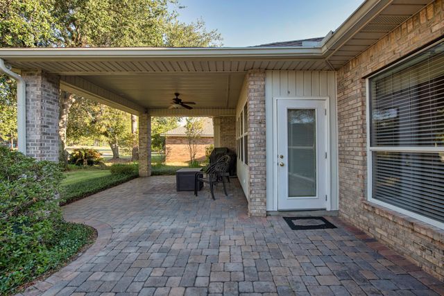 924 Shalimar Point Drive, Shalimar, FL 32579