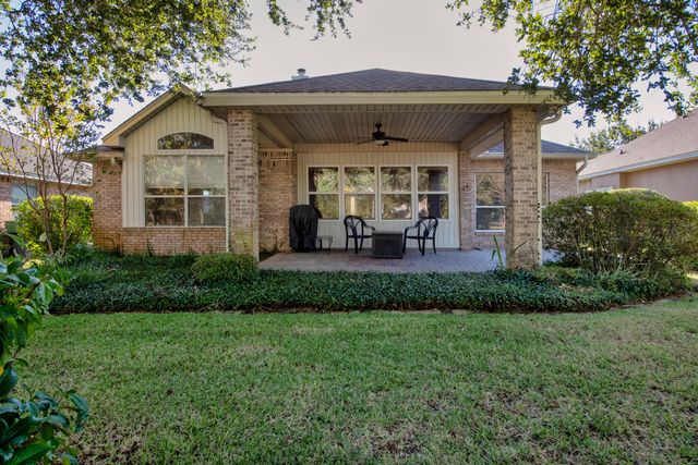 924 Shalimar Point Drive, Shalimar, FL 32579