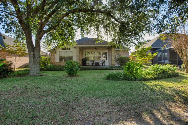 924 Shalimar Point Drive, Shalimar, FL 32579