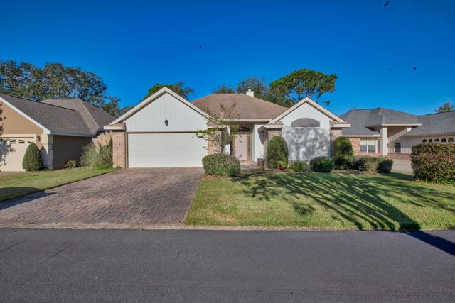 924 Shalimar Point Drive, Shalimar, FL 32579