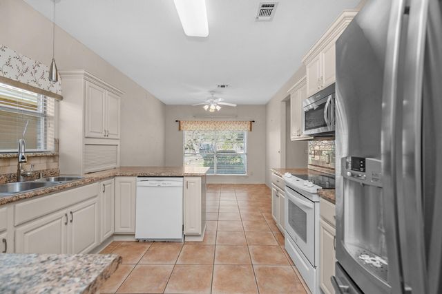 924 Shalimar Point Drive, Shalimar, FL 32579