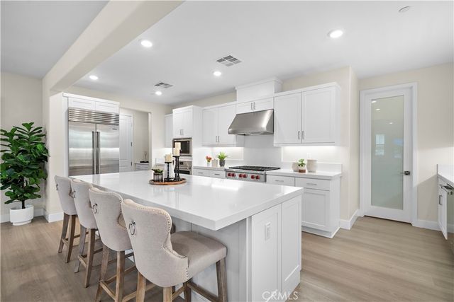9832 Skylar Avenue, Fountain Valley, CA 92708