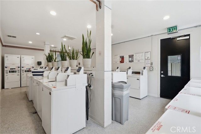 18645 Hatteras Street 289, Tarzana (los Angeles), CA 91356
