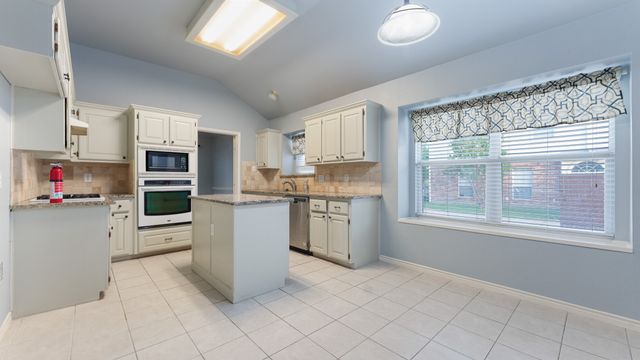 525 Mustang Ridge Drive, Murphy, TX 75094