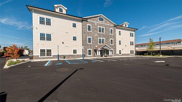 776 Fulton Street 3A, Farmingdale, NY 11735