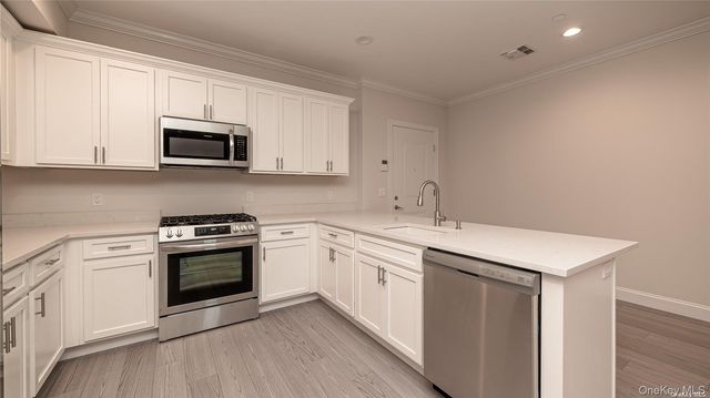 776 Fulton Street 3A, Farmingdale, NY 11735