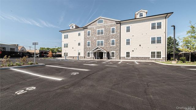 776 Fulton Street 3A, Farmingdale, NY 11735