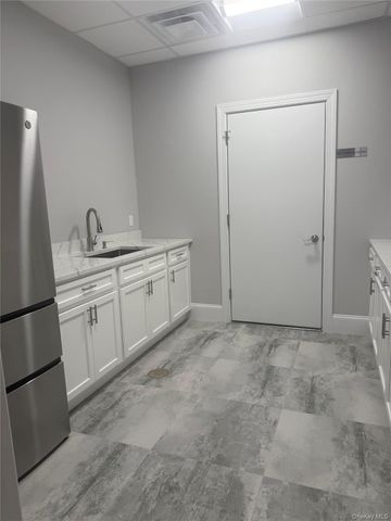 776 Fulton Street 3A, Farmingdale, NY 11735