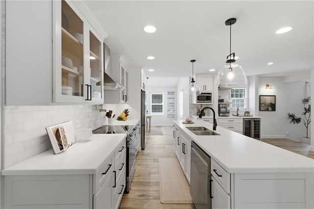 12862 Sagamore Road, Leawood, KS 66209
