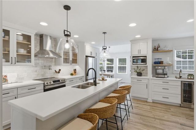 12862 Sagamore Road, Leawood, KS 66209