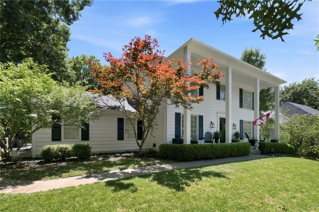 12862 Sagamore Road, Leawood, KS 66209