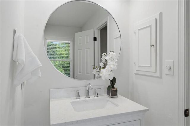 12862 Sagamore Road, Leawood, KS 66209