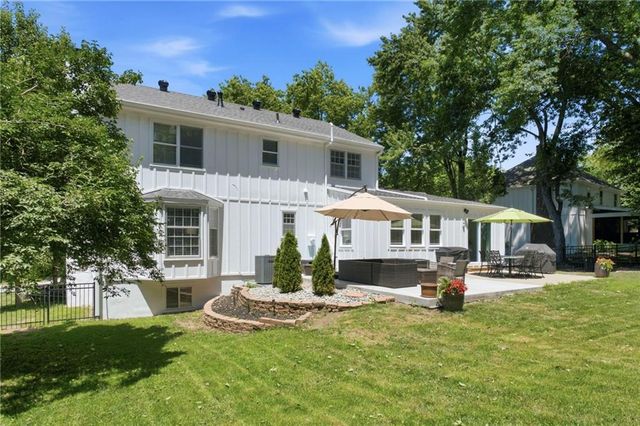 12862 Sagamore Road, Leawood, KS 66209