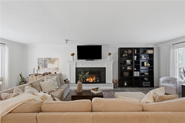 12862 Sagamore Road, Leawood, KS 66209
