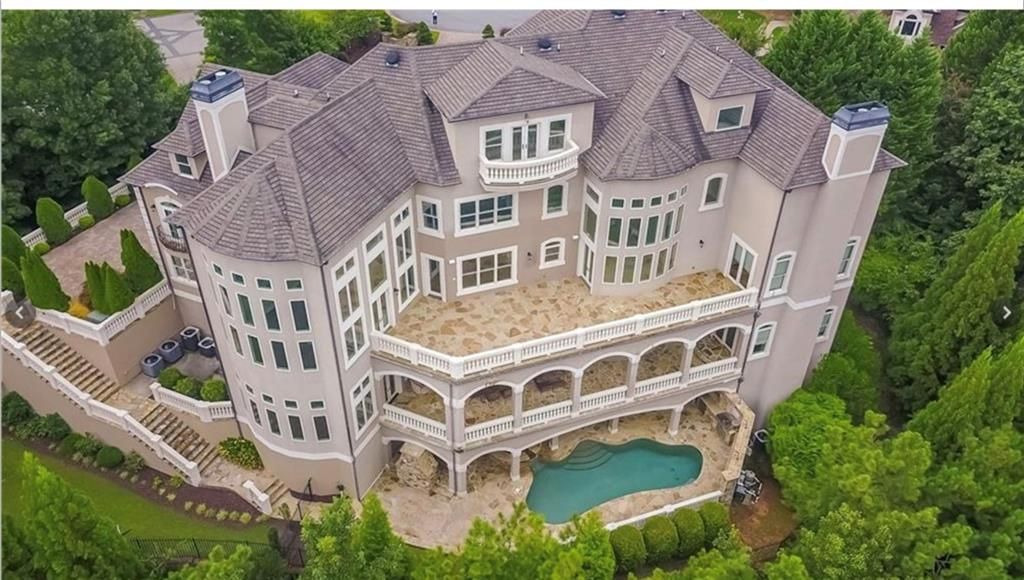 Image 2 of property listing at 1055 Leadenhall Street, Alpharetta, GA 30022