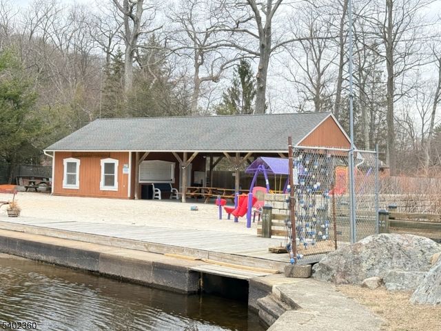 52 Broadway, West Milford Twp., NJ 07480