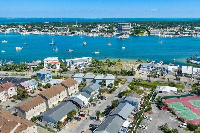 11 Gulf Breeze Court, Destin, FL 32541