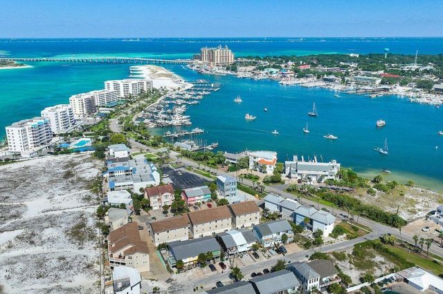 11 Gulf Breeze Court, Destin, FL 32541
