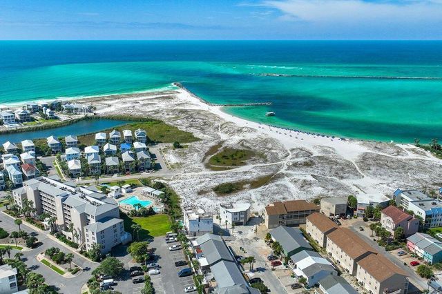 11 Gulf Breeze Court, Destin, FL 32541