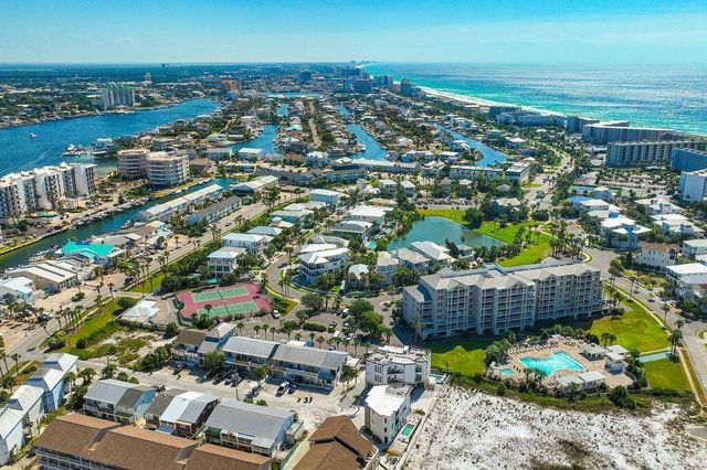 11 Gulf Breeze Court, Destin, FL 32541