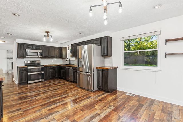 4254 Fox Hollow Drive, Blue Ash, OH 45241