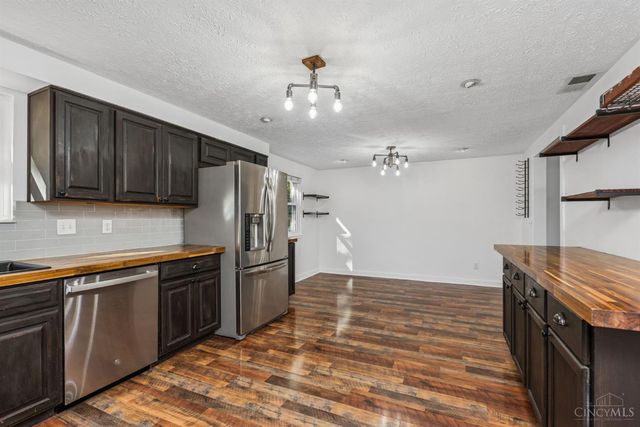 4254 Fox Hollow Drive, Blue Ash, OH 45241