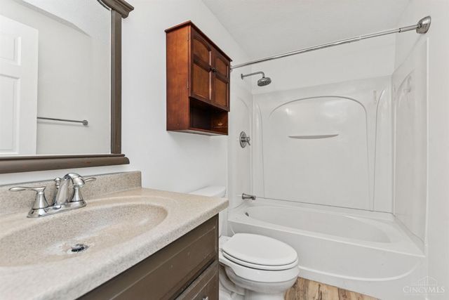 4254 Fox Hollow Drive, Blue Ash, OH 45241