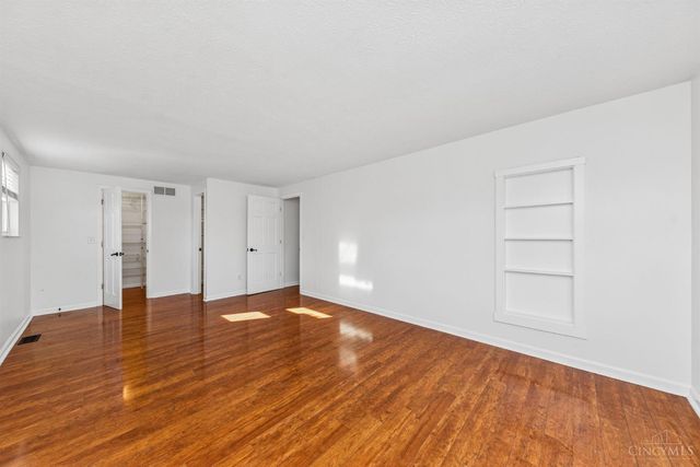 4254 Fox Hollow Drive, Blue Ash, OH 45241