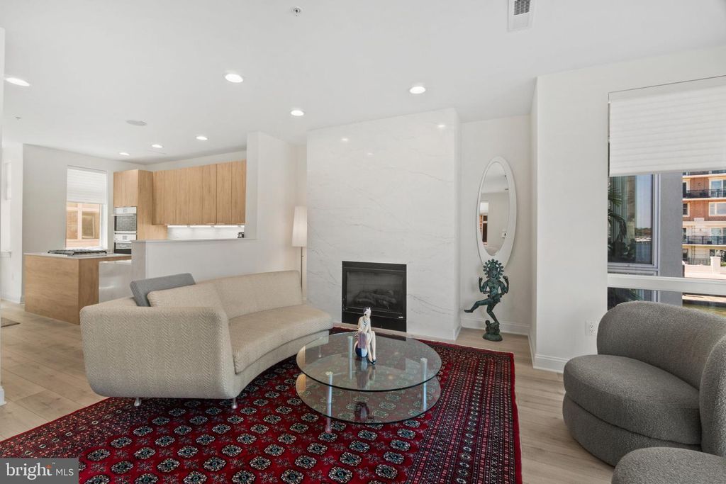 Image 10 of property listing at 608 PONTE VILLAS N #170, Baltimore, MD 21230