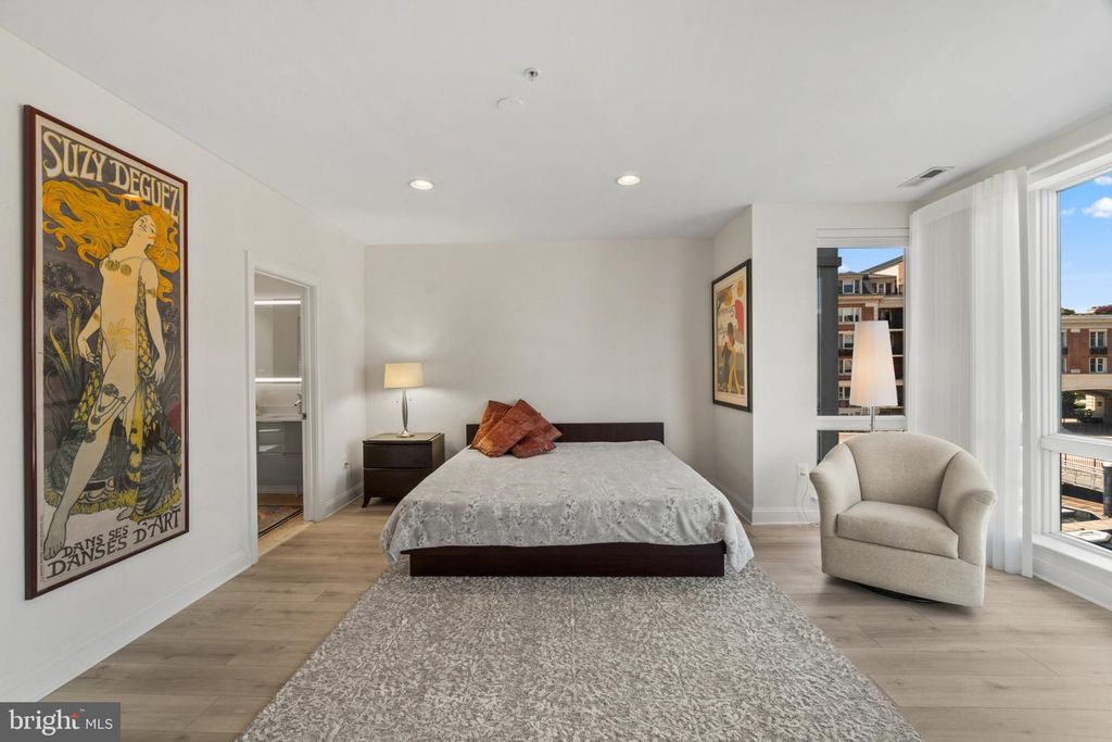 Image 18 of property listing at 608 PONTE VILLAS N #170, Baltimore, MD 21230