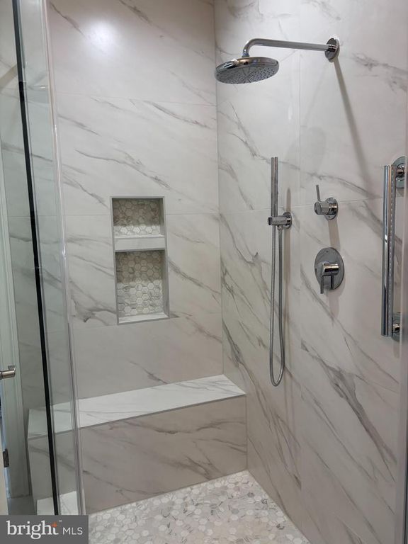 Image 21 of property listing at 608 PONTE VILLAS N #170, Baltimore, MD 21230