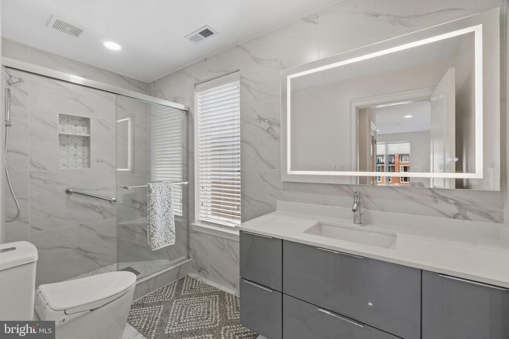 Image 26 of property listing at 608 PONTE VILLAS N #170, Baltimore, MD 21230