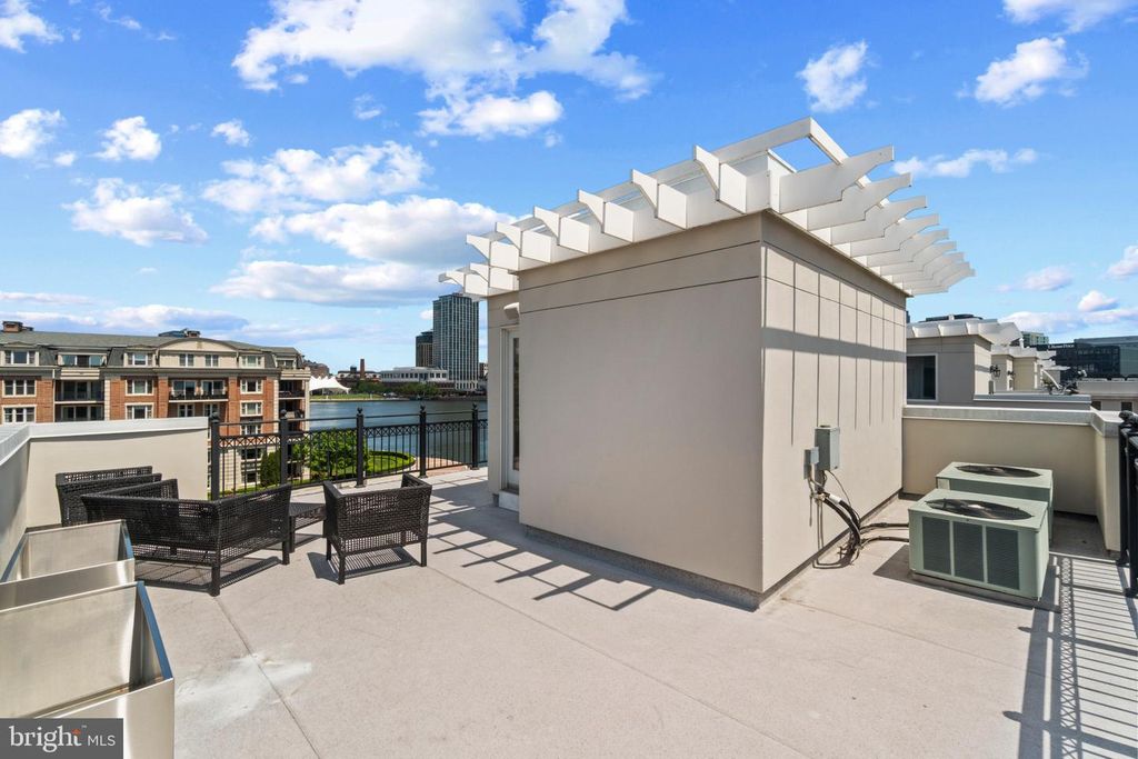 Image 33 of property listing at 608 PONTE VILLAS N #170, Baltimore, MD 21230