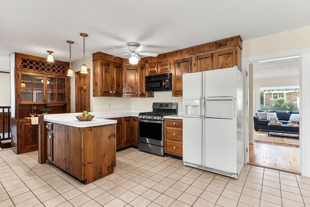 173 Florence Rd, Lowell, MA 01851