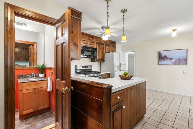 173 Florence Rd, Lowell, MA 01851