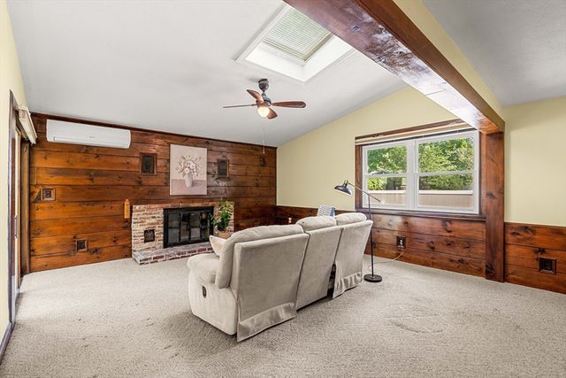 173 Florence Rd, Lowell, MA 01851