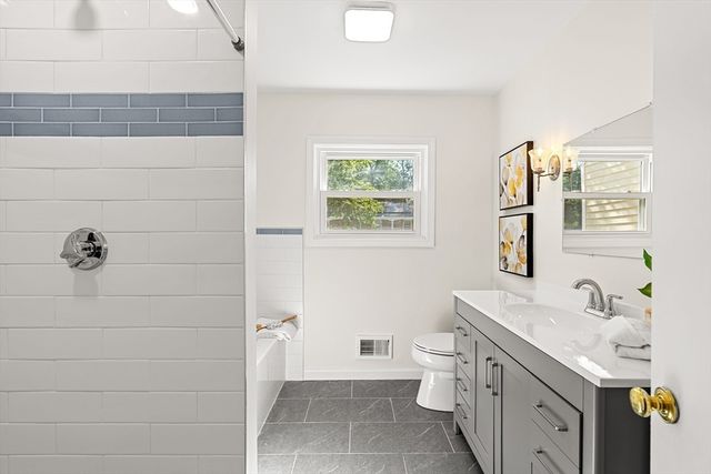 173 Florence Rd, Lowell, MA 01851