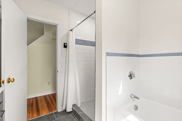 173 Florence Rd, Lowell, MA 01851