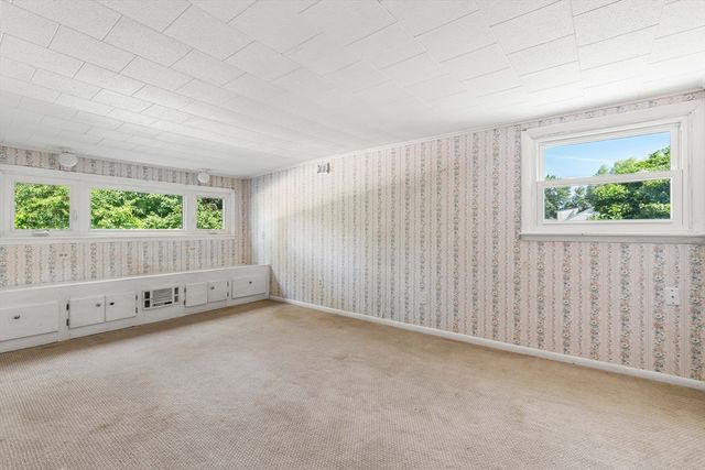 173 Florence Rd, Lowell, MA 01851